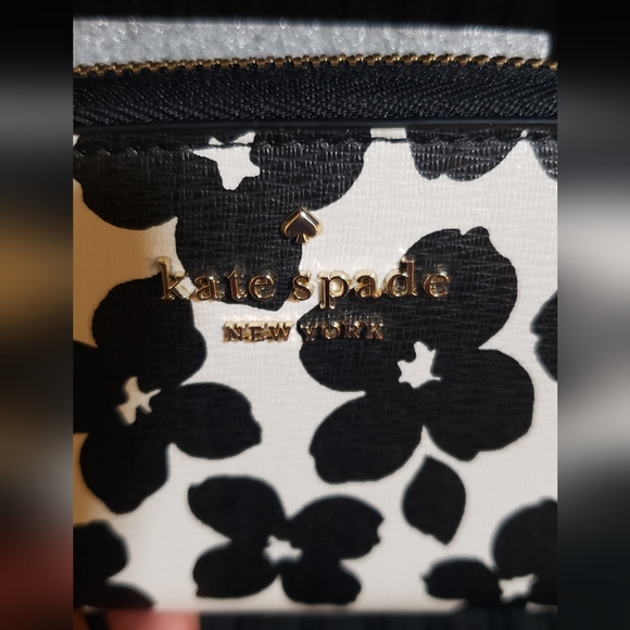 kate spade Bags Kate Spade Darcy Small Zip Around Card Case Wallet